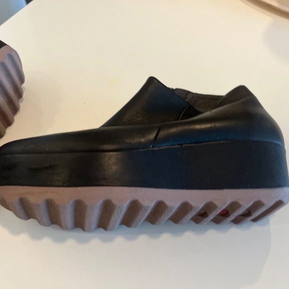 Laika Black ankle boots with mauve sole - Picture 11 of 12